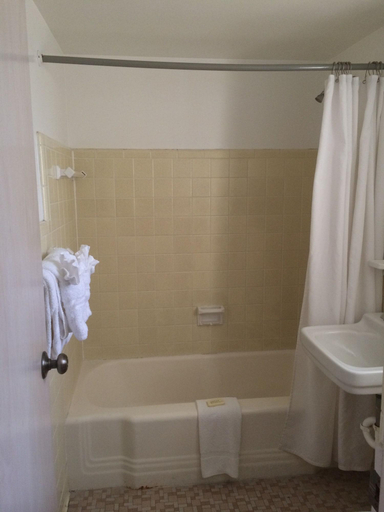 Bathroom 5, Cove Motel Oceanfront, Volusia