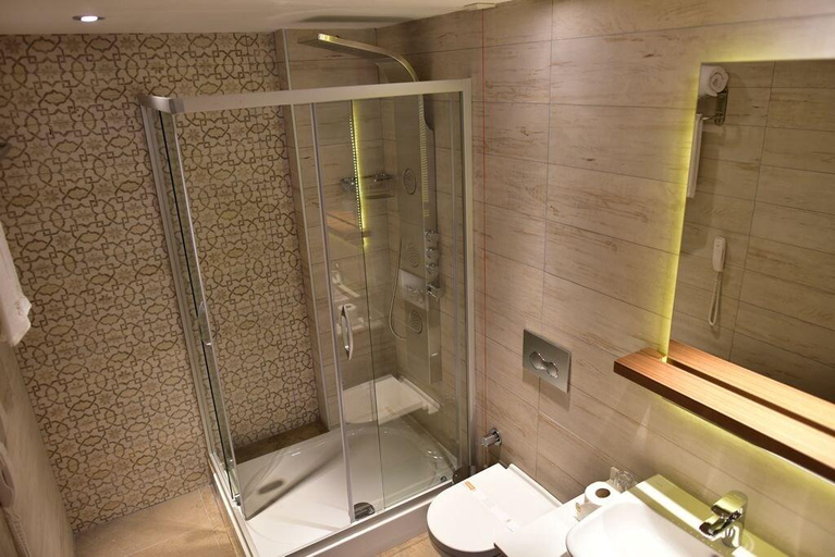 Bathroom 4, Giritligil Hotel, Merkez
