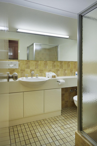 Bathroom 5, Windsor Lodge Como, Perth