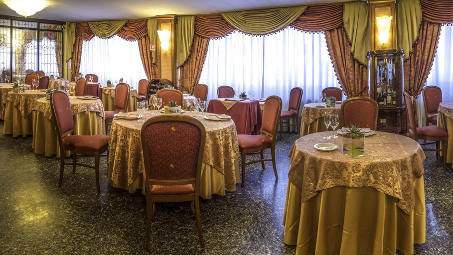 Food & Drinks 5, LVG Hotel Collection - La Bussola, Novara