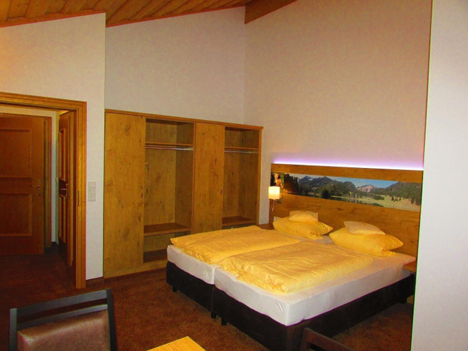 Bedroom 3, Gästehaus Gritscher, Miesbach