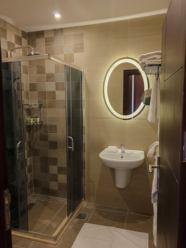 Bathroom 5, Petra Heart Hotel, Wadi Musa