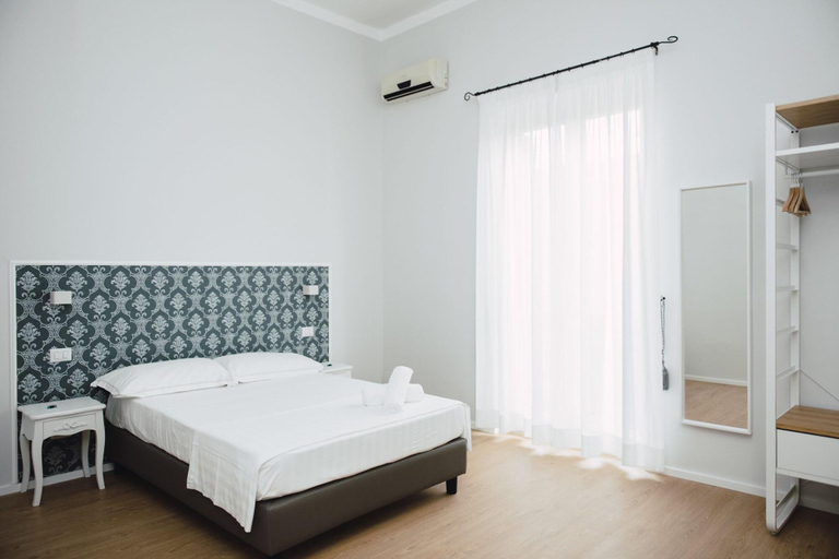 Bedroom 4, Elysium R&B, Messina
