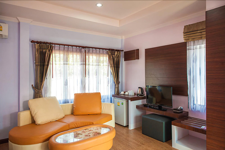 Bedroom 2, Chonnapha Resort, Khanom