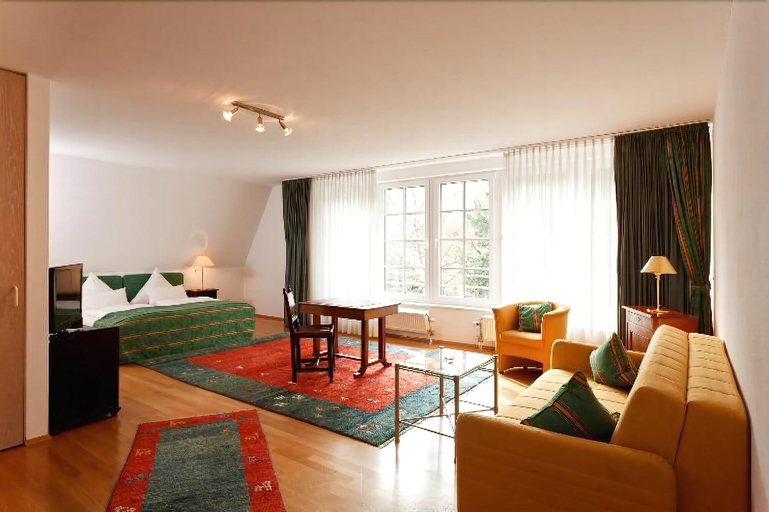 Bedroom 4, Parkhotel Atlantic Heidelberg, Heidelberg