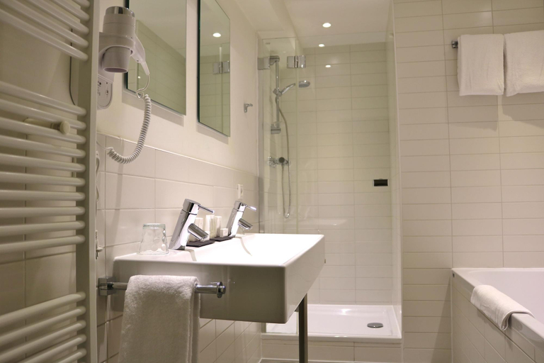 Bathroom 5, Hotel Vrythof, Maastricht