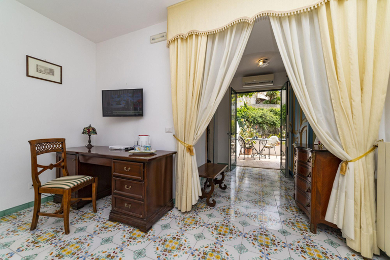 Bedroom 2, Casa Teresa, Salerno