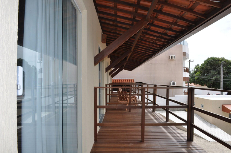 Exterior & Views 25