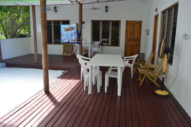 Public Area, Fulidhoo Laperla Guesthouse, Vaavu Atoll