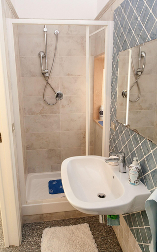 Bathroom 5, Bed & Breakfast Magna Grecia, Taranto
