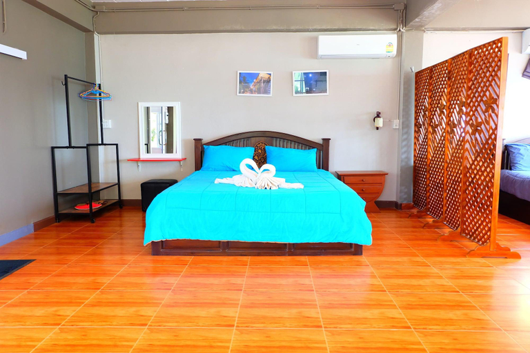 Bedroom 2, Tharadol Beach Resort, Tha Sala