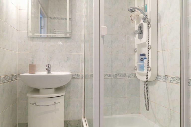 Bathroom 5, Anton House, Warsaw