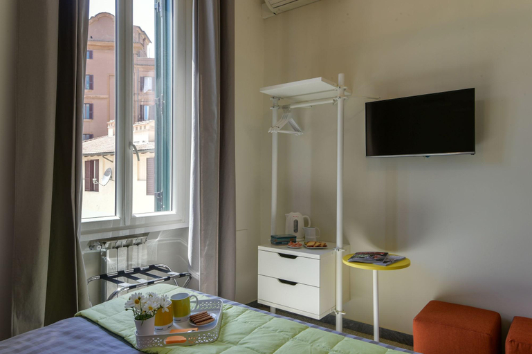 Bedroom 4, The Pope's Window, Rome