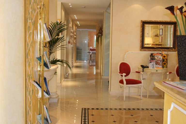 Bathroom 5, Hotel Alsazia, Brescia