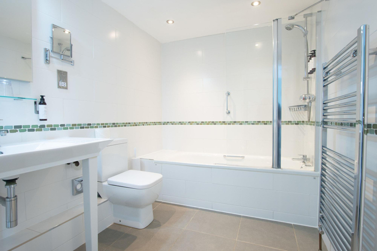 Bathroom 5, The Godolphin, Cornwall