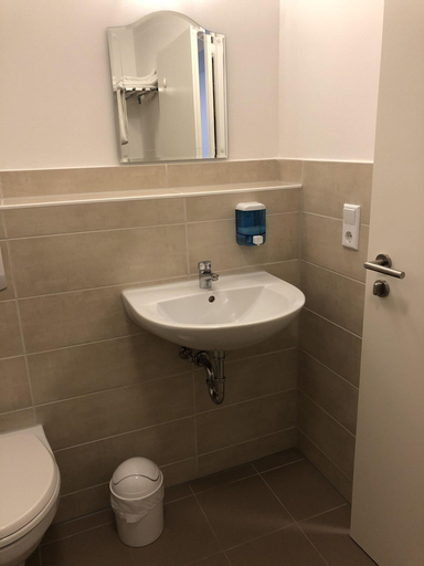 Bathroom 5, Stundenhotel Krieger, Paderborn