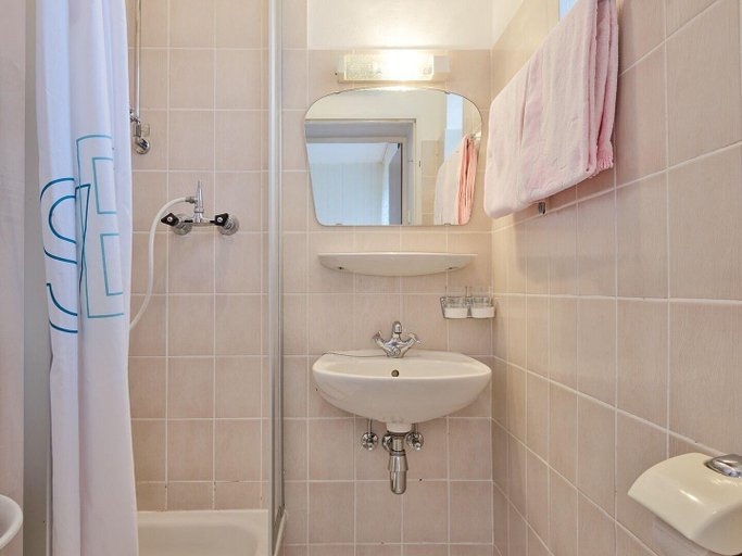 Bathroom, Weinhaus Pension zur Mühle, Bernkastel-Wittlich