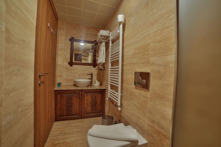 Bathroom 5, Milat Cave Hotel, Nevşehir