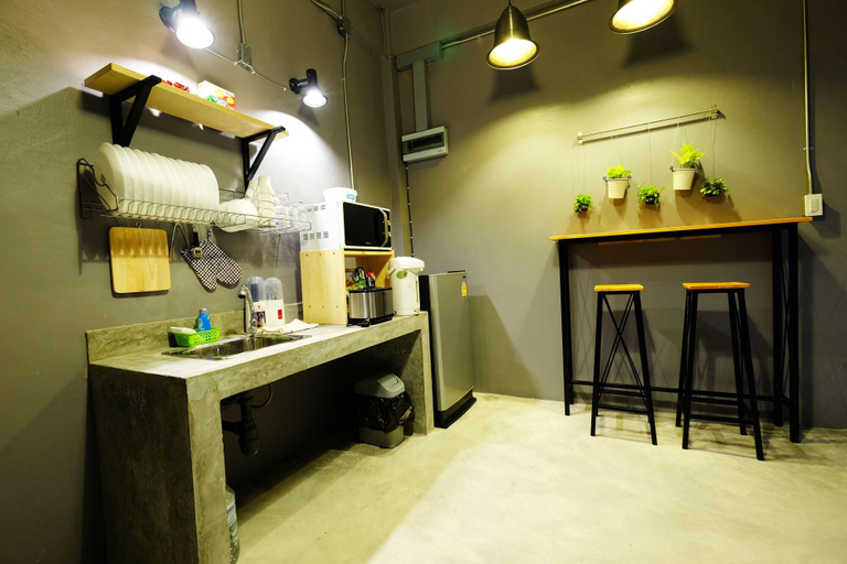 Bedroom 4, The Backpack Hostel, Bang Rak