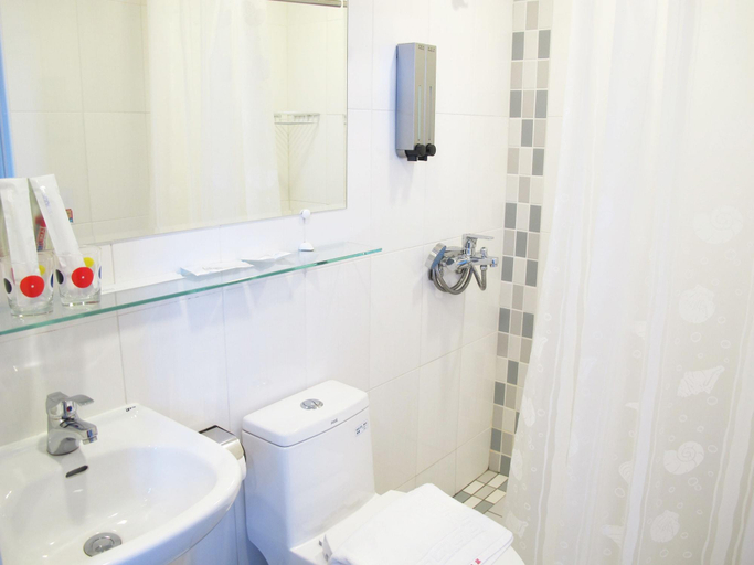 Bathroom 4, Uno Backpackers Inn, Kaohsiung