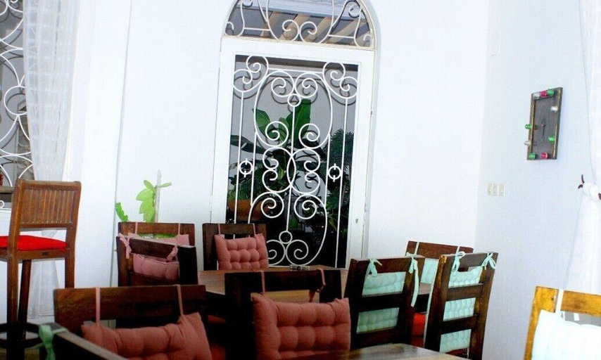 Public Area 3, Hotel Illiyin, Dakar