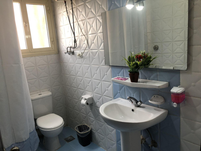 Bathroom 4, Bonne Vie Hotel, Unorganized in Al Jizah
