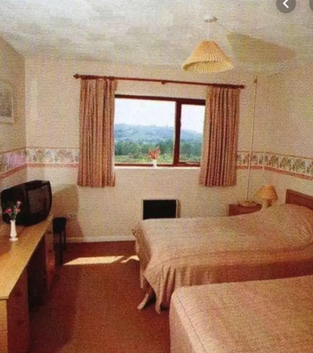 Bedroom 5, Scottshotel, Rhondda, Cynon, Taff