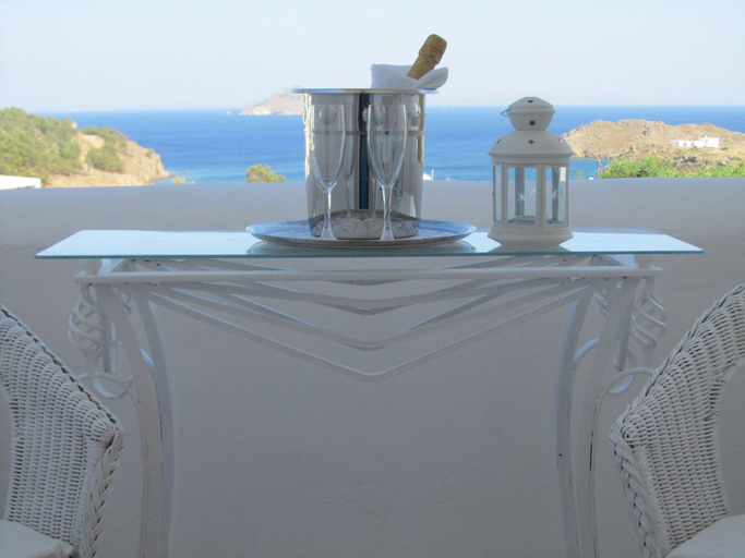 Bedroom 3, Porto Scoutari Romantic Hotel, South Aegean