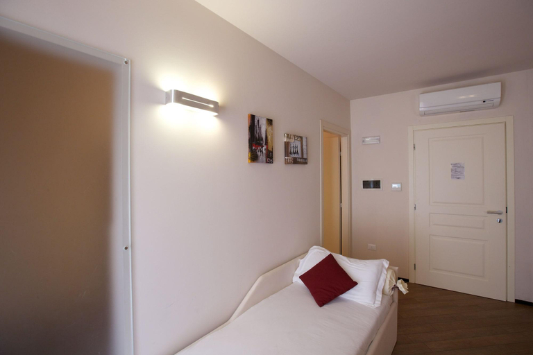 Bedroom 3, Hotel Leon D'Oro, Mantua