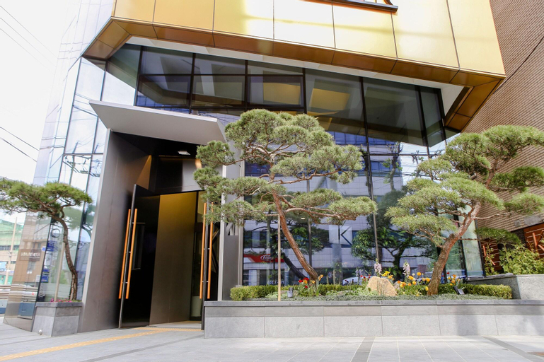 Hotel Khan, Yeongdeungpo