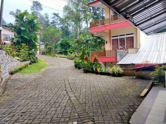 Exterior & Views 5, Hotel Anita Baturaden RedPartner, Banyumas