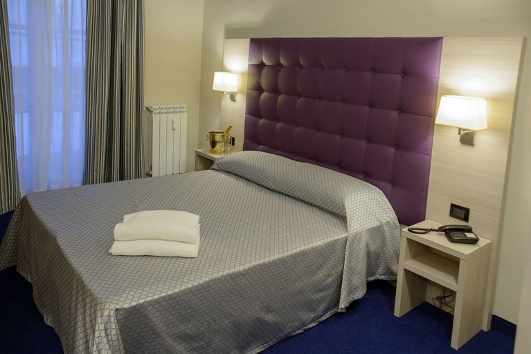 Bedroom 2, Hotel Torino Porta Susa, Torino