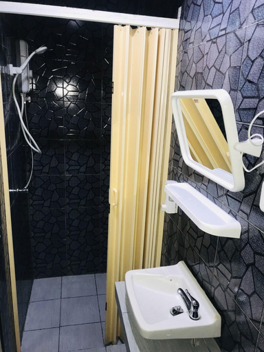 Bathroom 4, Harry's Residence, Khlong Toey