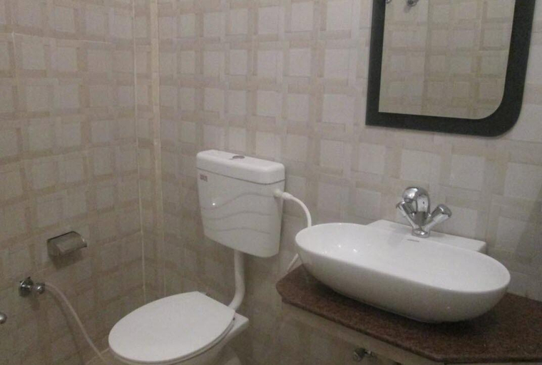 Bathroom, Ramprastha Hotel Ayodhya, Faizabad