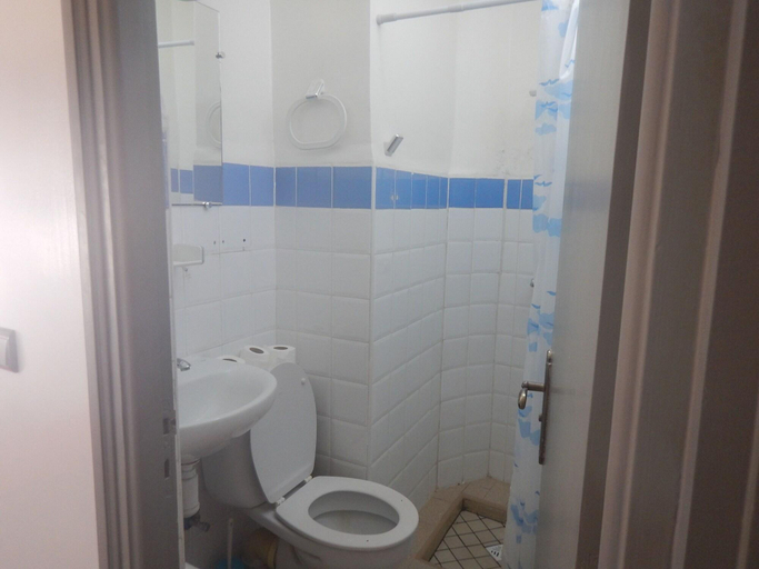 Bathroom 4, Essaouira Beach Hostel, Essaouira