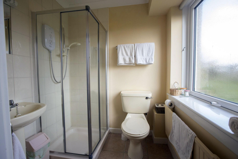 Bathroom 3, The Hawthorns Bed & Breakfast, Highland
