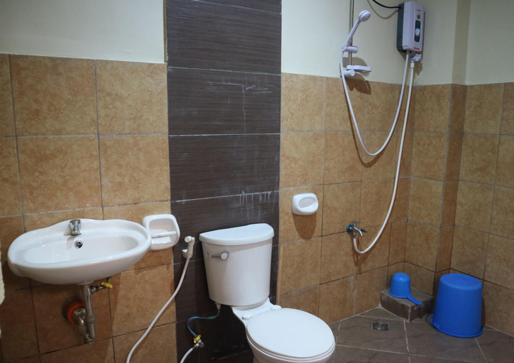 Bathroom 3, Brown Epitome Lodge, Baler