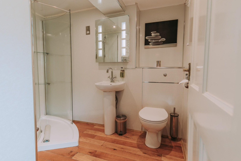 Bathroom 5, Royal Oak Appleby, Cumbria
