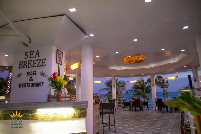 Public Area 3, J&R Residence, Anda