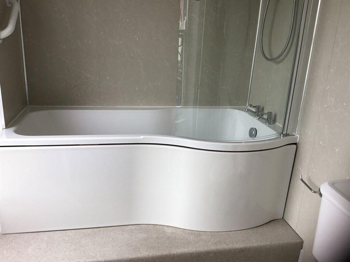 Bathroom 5, The Dock Inn, Cornwall