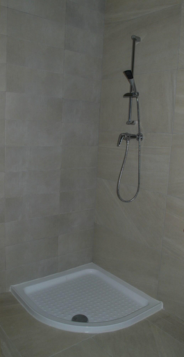 Bathroom 4, Estrella Lodging