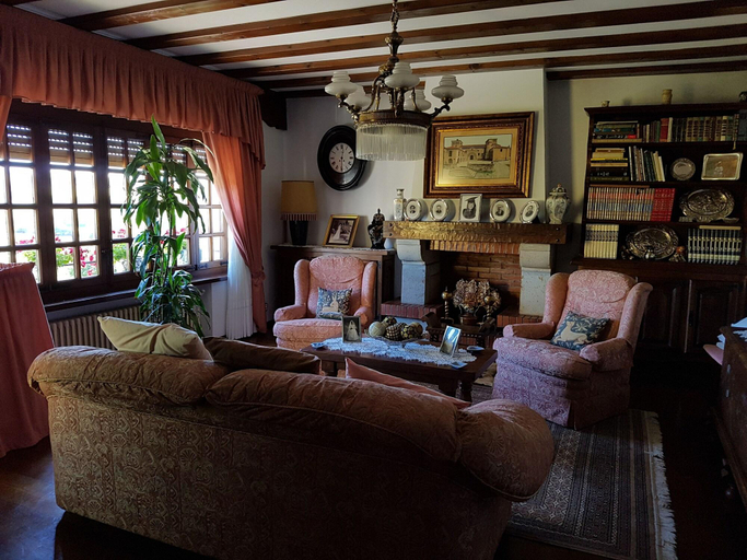 Public Area 2, Pension Castio, Cantabria