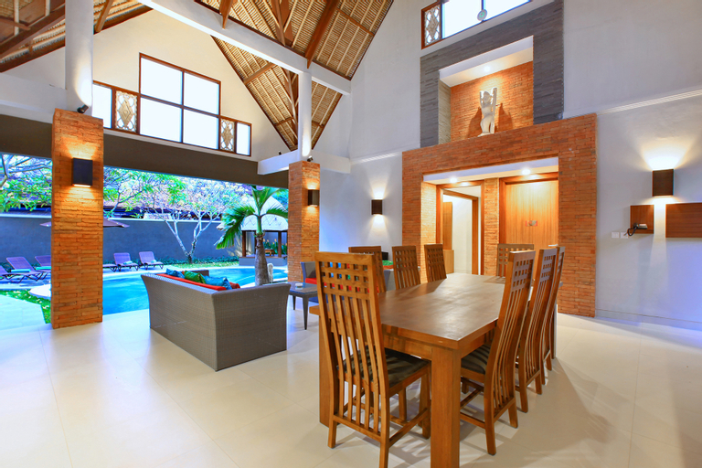 Living Area 7
