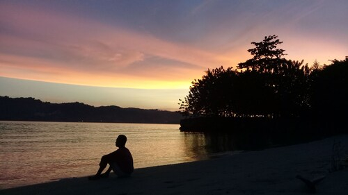 HOLIDAY BIR, Ambon
