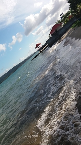 HOLIDAY BIR, Ambon