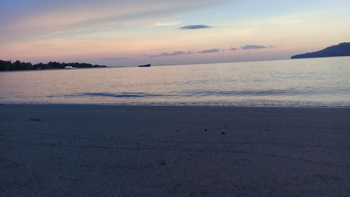 HOLIDAY BIR, Ambon