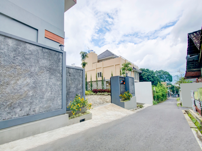 OYO 90181 Bubusini, Malang