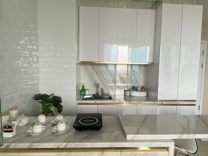 Luxury 2BR at Voila Apartment with Private Lift, Surabaya