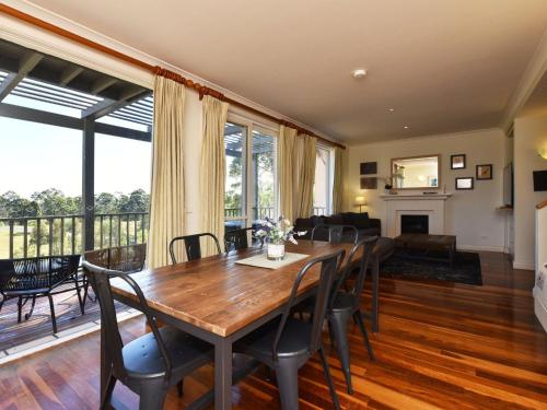 Villa Executive 2br Ferre Resort Condo located within Cypress Lakes Resort (nothing is more central), Cessnock