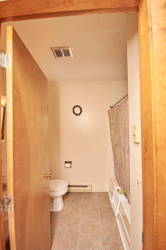 Bathroom 4, River View Resort, Oxford